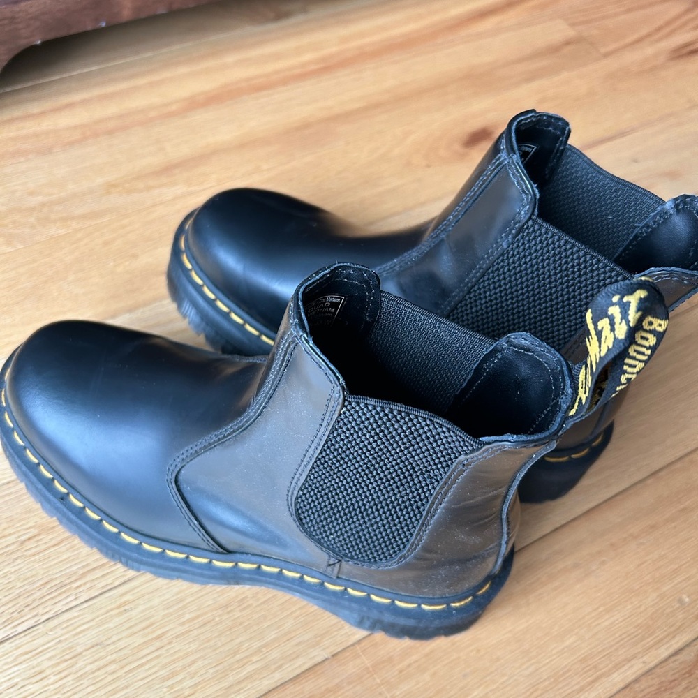 Dr. Martens Chelsey Boots